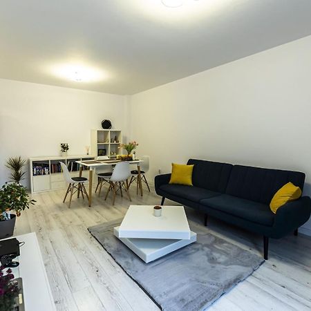Aparthotel West Marina Floreşti 外观 照片